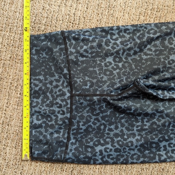 Zyia Scrunch Butt Leggings - Picture 8 of 10